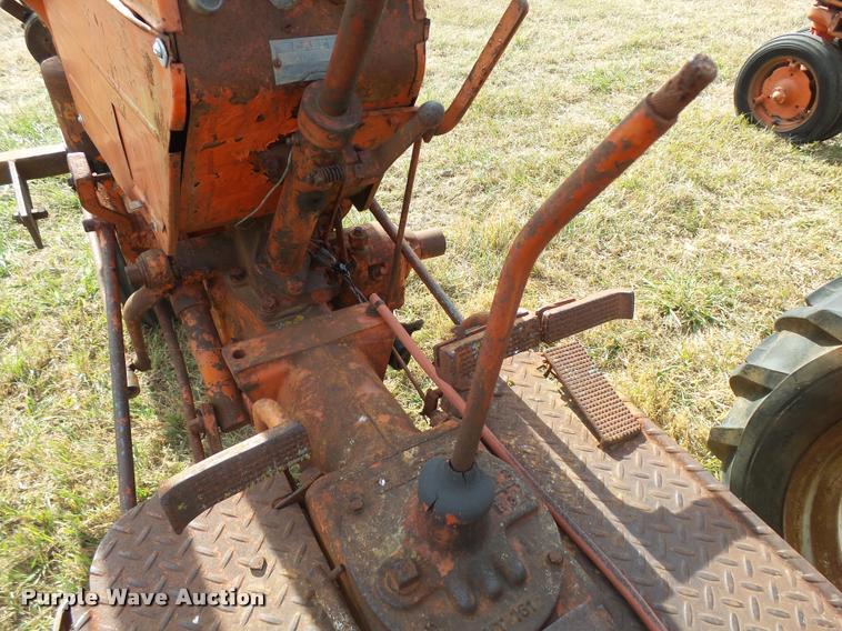 image for item DF9072 1947 Case VAC tractor