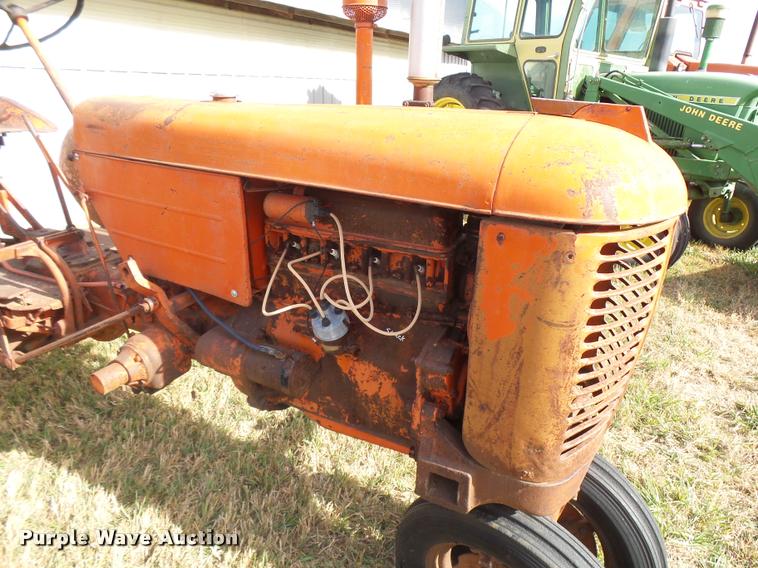 image for item DF9072 1947 Case VAC tractor