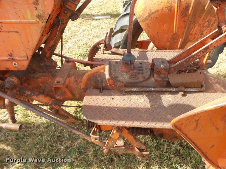 image for item DF9072 1947 Case VAC tractor