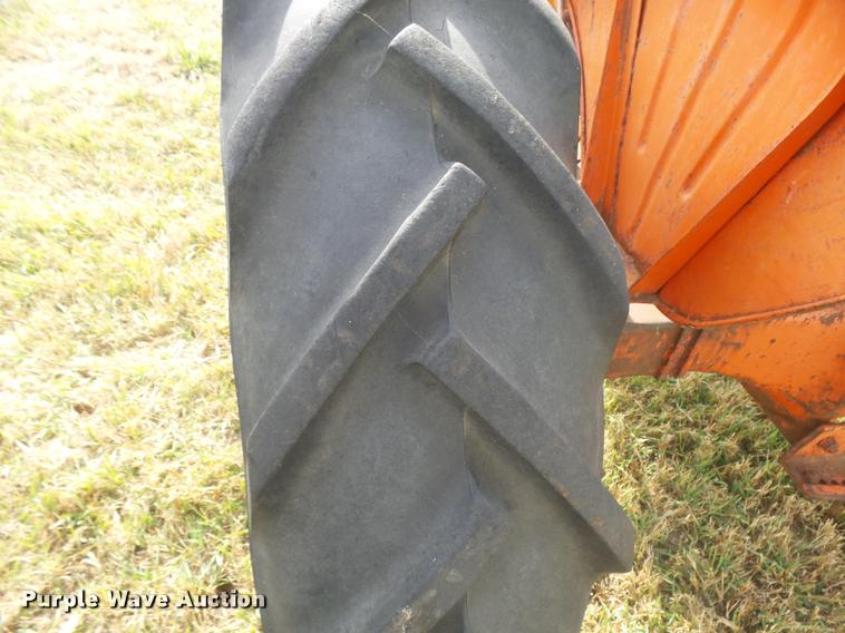 image for item DF9072 1947 Case VAC tractor