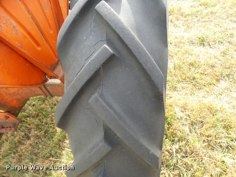 image for item DF9072 1947 Case VAC tractor