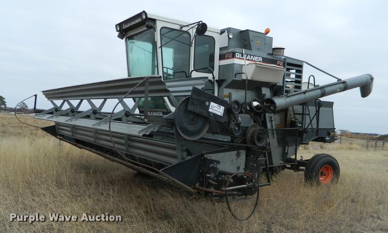 image for item J5007 Gleaner F2 combine