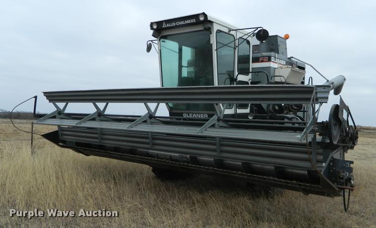 image for item J5007 Gleaner F2 combine