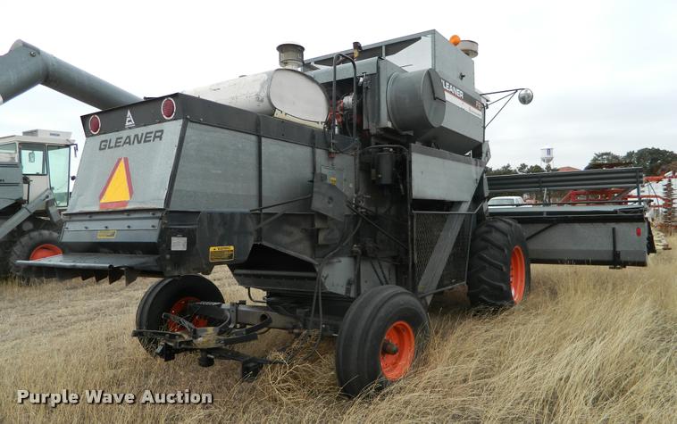 image for item J5007 Gleaner F2 combine