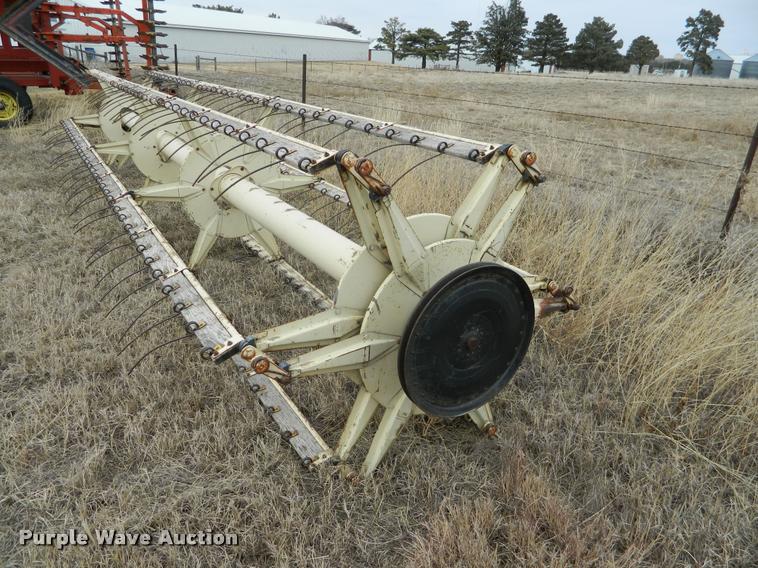 image for item J5007 Gleaner F2 combine
