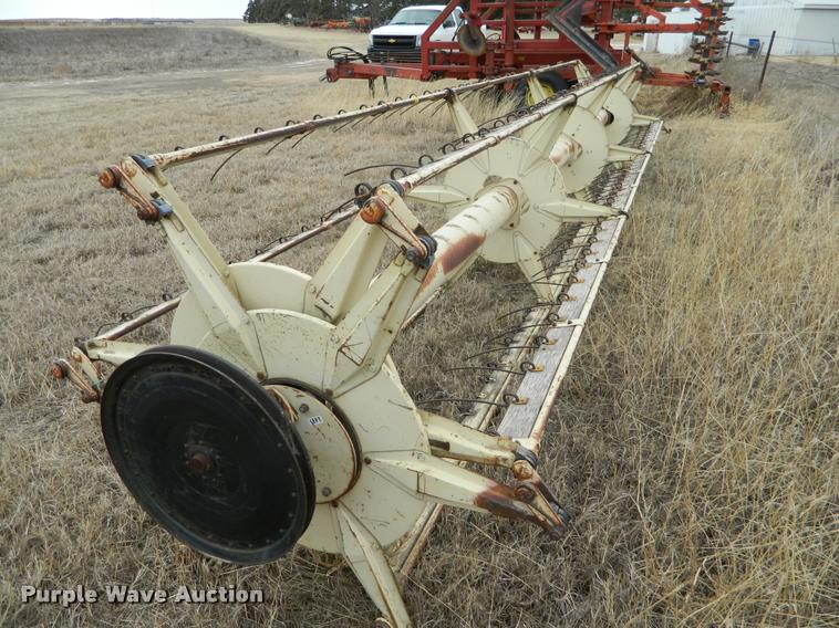 image for item J5007 Gleaner F2 combine