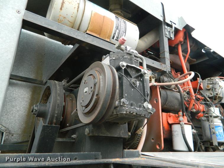 image for item J5007 Gleaner F2 combine