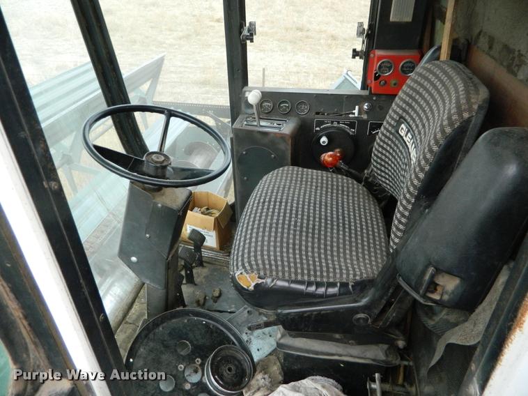 image for item J5007 Gleaner F2 combine