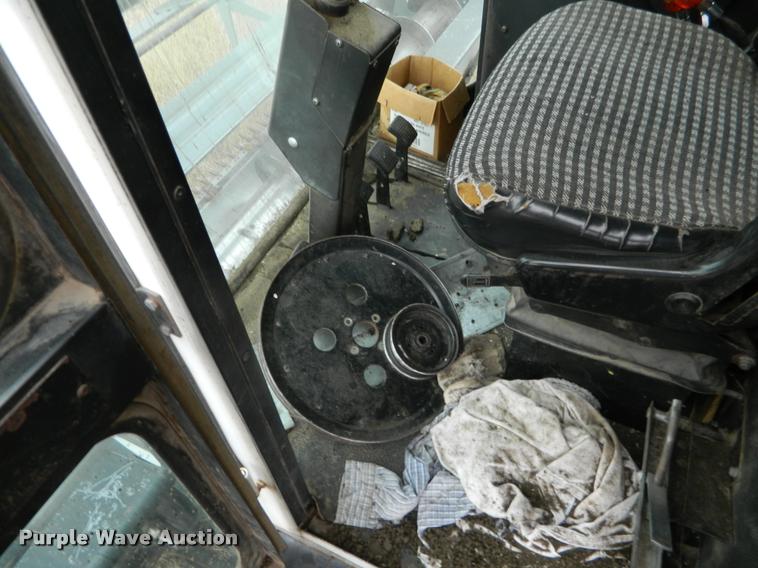 image for item J5007 Gleaner F2 combine