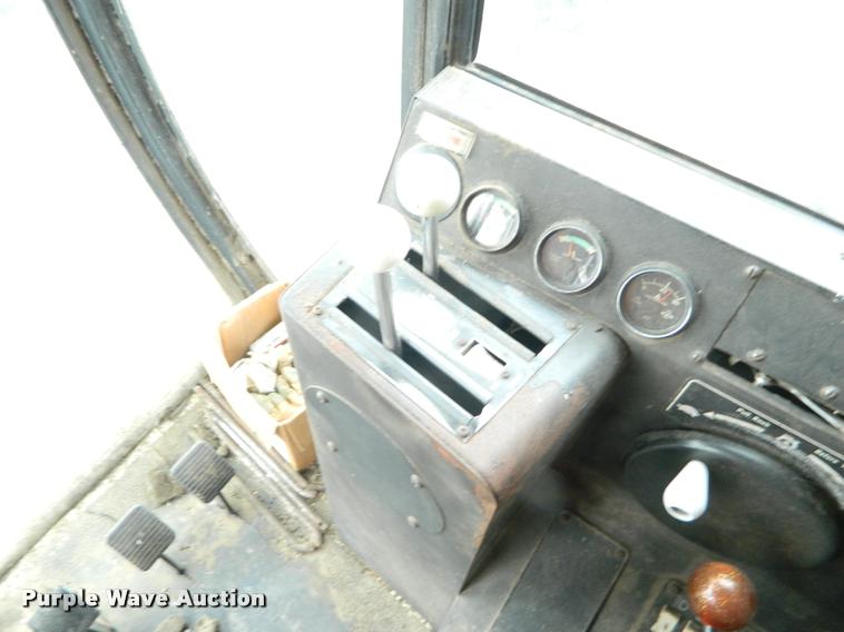 image for item J5007 Gleaner F2 combine