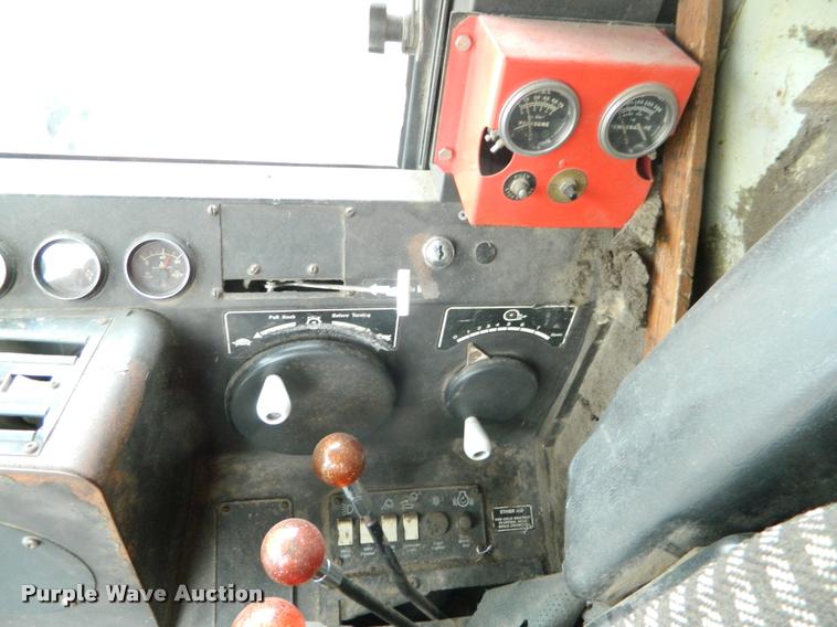 image for item J5007 Gleaner F2 combine