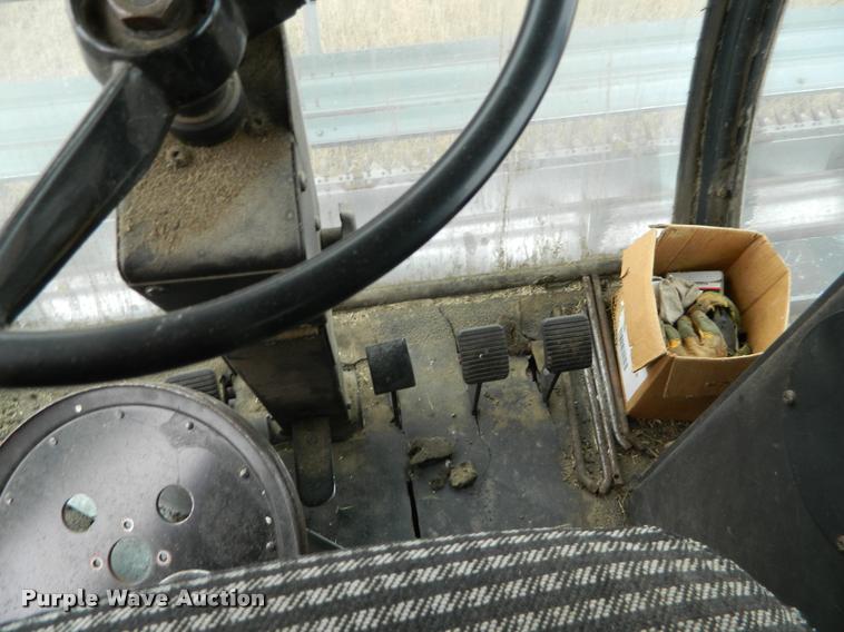 image for item J5007 Gleaner F2 combine