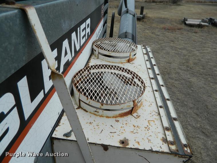 image for item J5007 Gleaner F2 combine