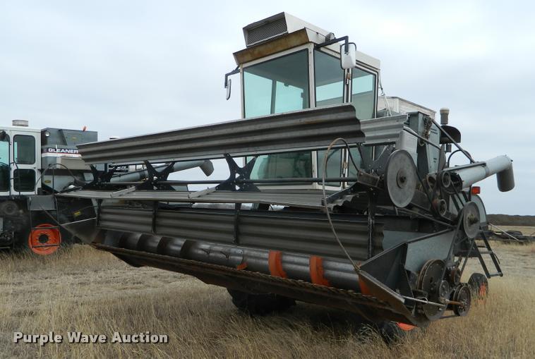 image for item J5008 Gleaner A combine