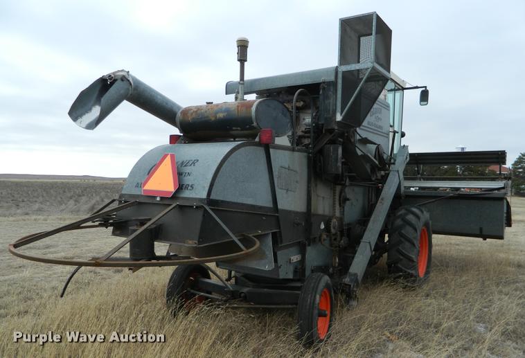 image for item J5008 Gleaner A combine