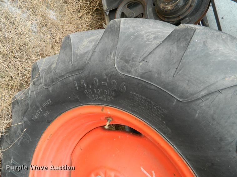 image for item J5008 Gleaner A combine