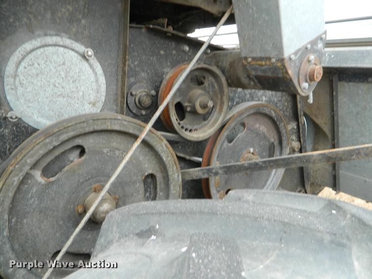 image for item J5008 Gleaner A combine