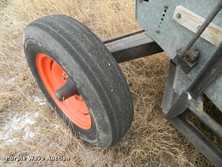 image for item J5008 Gleaner A combine