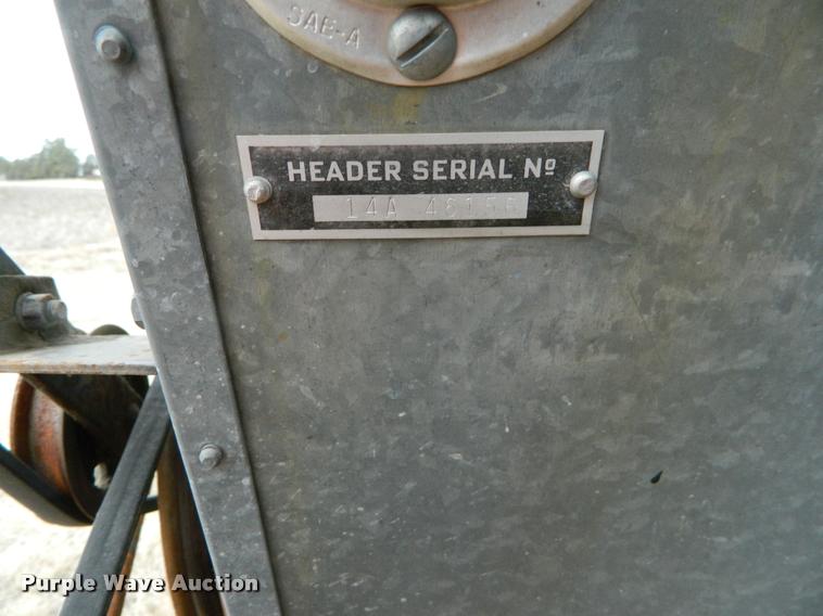 image for item J5008 Gleaner A combine