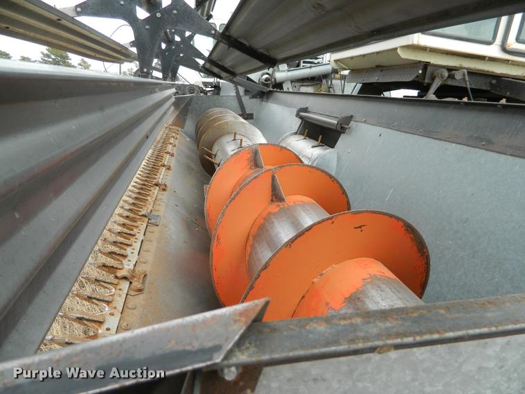image for item J5008 Gleaner A combine