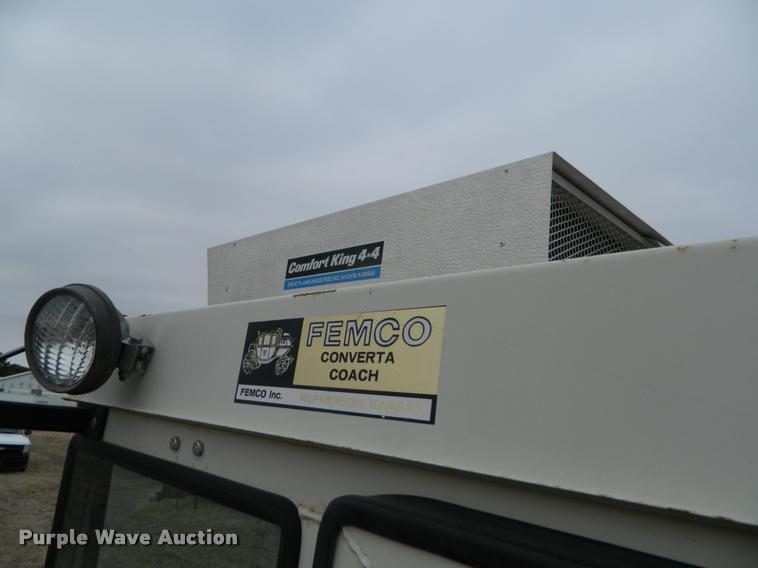 image for item J5008 Gleaner A combine