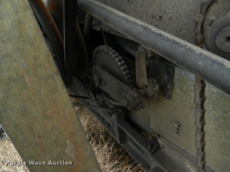 image for item J5008 Gleaner A combine