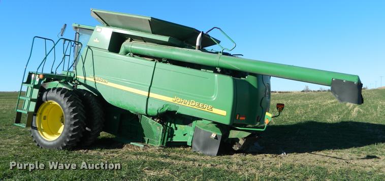 image for item J5009 2001 John Deere 9650 STS combine