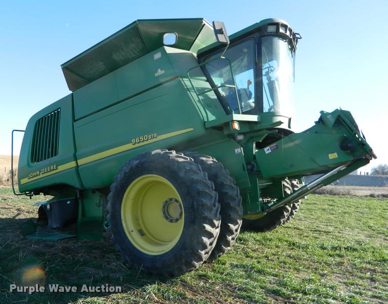 image for item J5009 2001 John Deere 9650 STS combine
