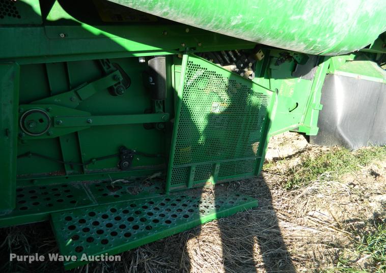 image for item J5009 2001 John Deere 9650 STS combine