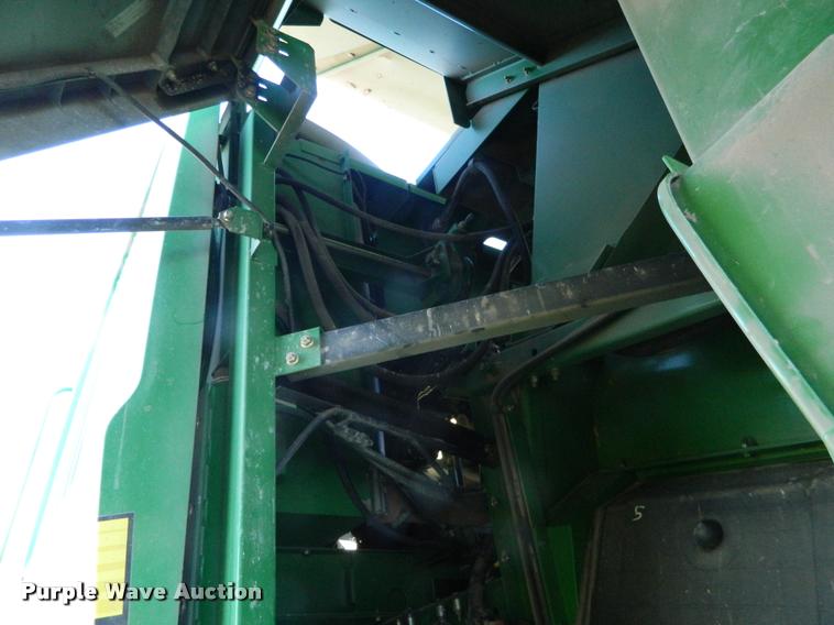 image for item J5009 2001 John Deere 9650 STS combine