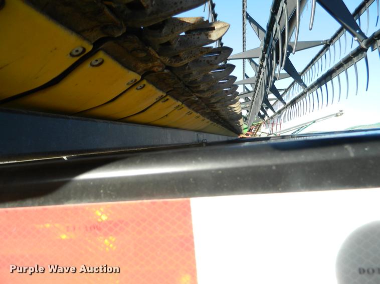 image for item J5024 2007 John Deere 630F Hydraflex flex head