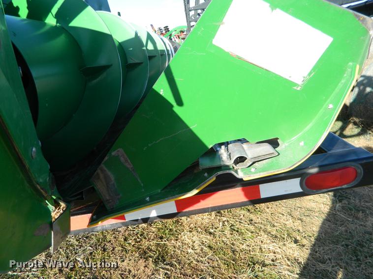 image for item J5024 2007 John Deere 630F Hydraflex flex head