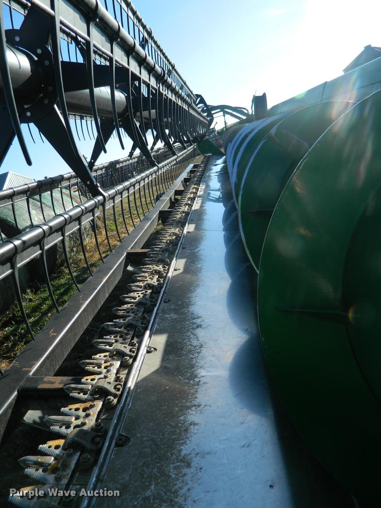 image for item J5024 2007 John Deere 630F Hydraflex flex head