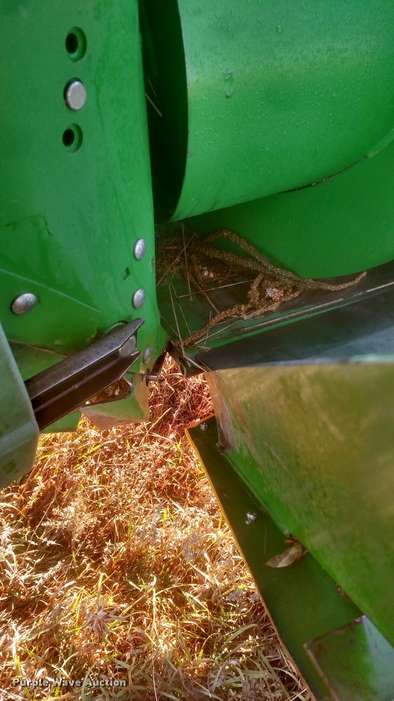 image for item J5024 2007 John Deere 630F Hydraflex flex head