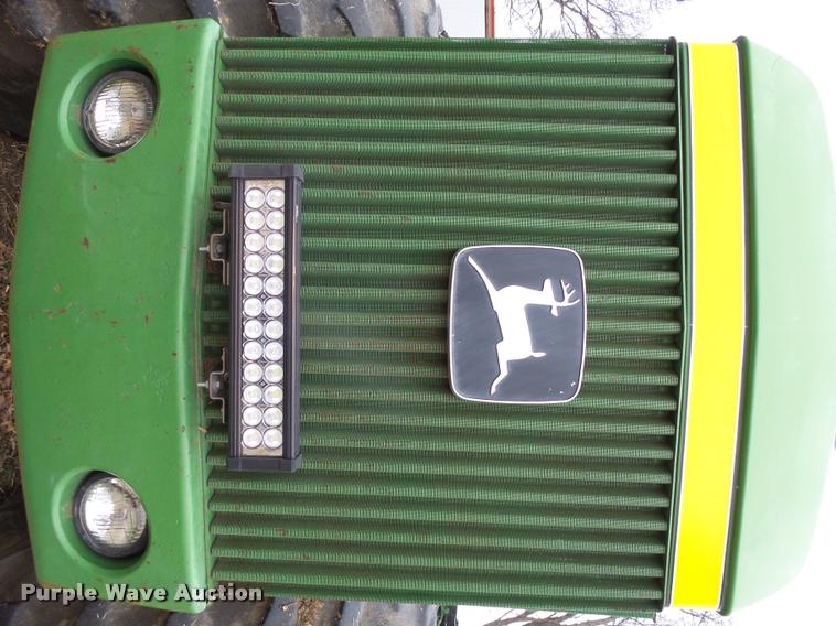 image for item J5462 1976 John Deere 8630 4WD tractor