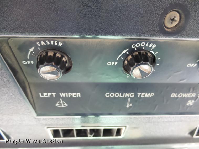 image for item J5462 1976 John Deere 8630 4WD tractor