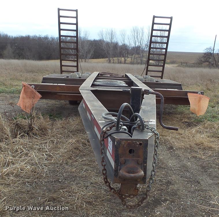 image for item J5723 1983 Jantz HDLF12 combine trailer