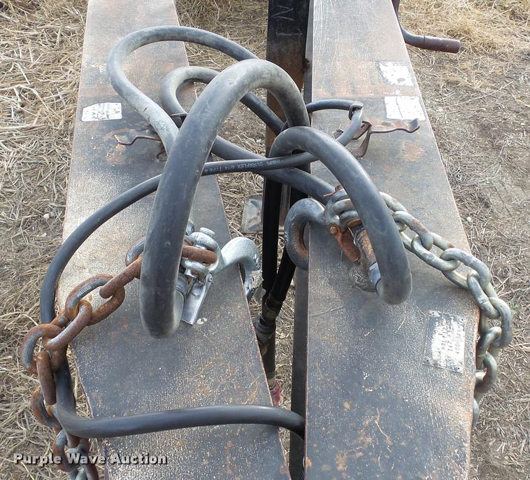 image for item J5723 1983 Jantz HDLF12 combine trailer