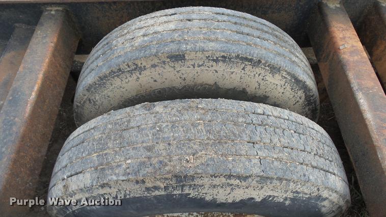 image for item J5723 1983 Jantz HDLF12 combine trailer