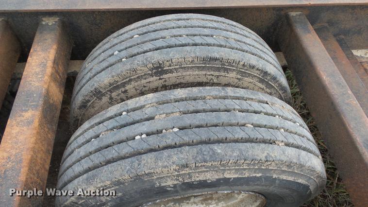 image for item J5723 1983 Jantz HDLF12 combine trailer