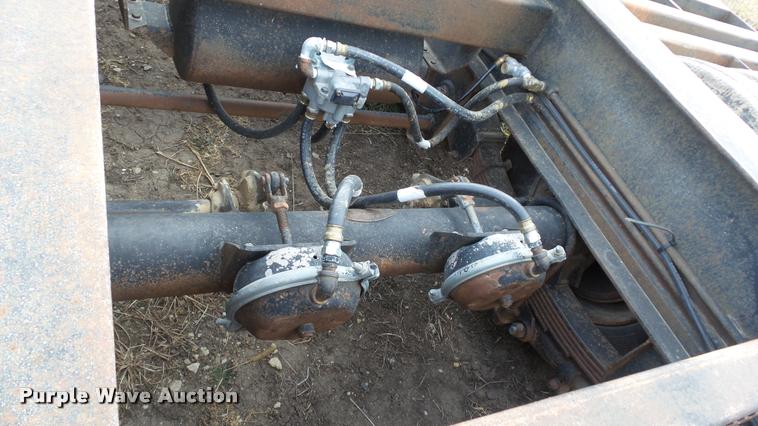 image for item J5723 1983 Jantz HDLF12 combine trailer