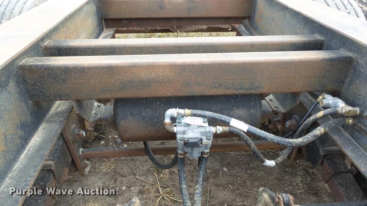 image for item J5723 1983 Jantz HDLF12 combine trailer