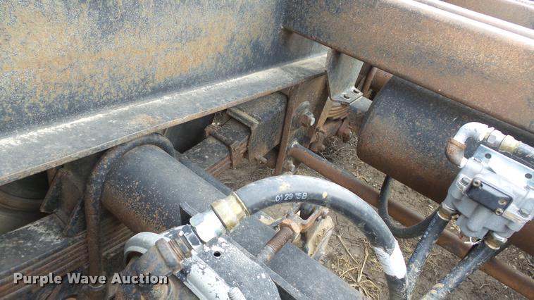 image for item J5723 1983 Jantz HDLF12 combine trailer