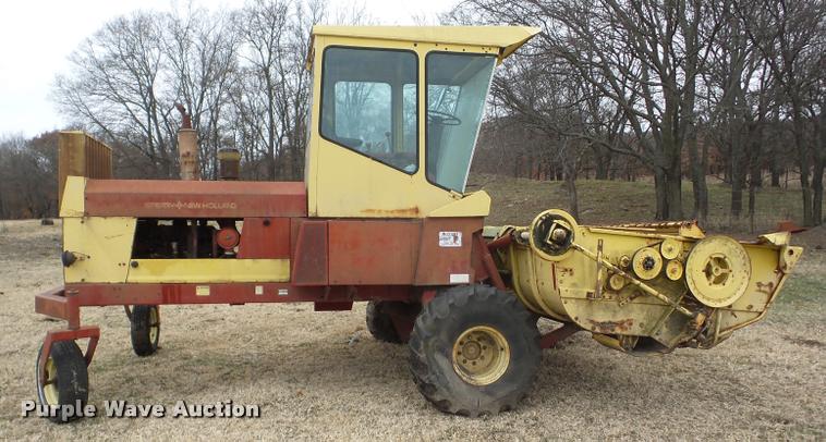 image for item J8672 New Holland 1112 self-propelled windrower