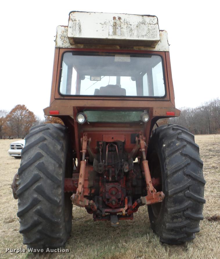 image for item J8673 1975 International Farmall 1566 Tractor