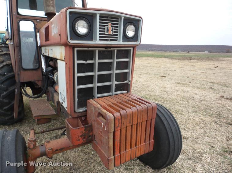 image for item J8673 1975 International Farmall 1566 Tractor