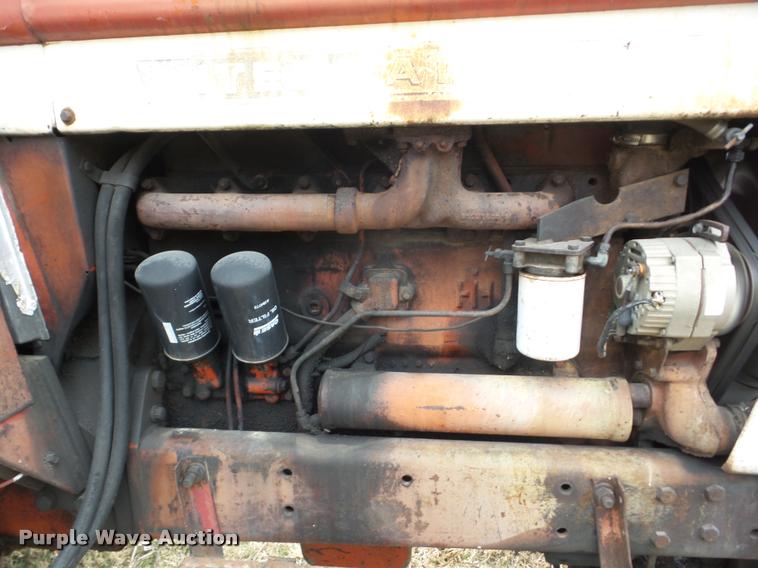 image for item J8673 1975 International Farmall 1566 Tractor