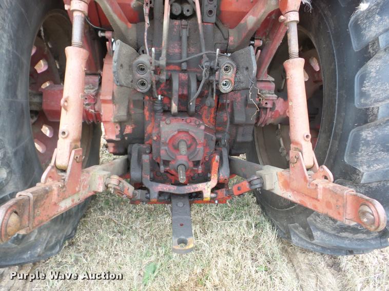 image for item J8673 1975 International Farmall 1566 Tractor