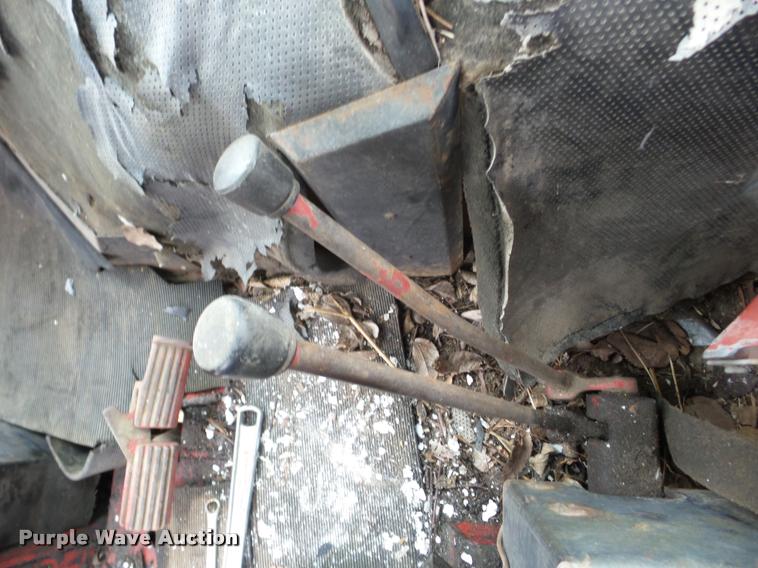 image for item J8673 1975 International Farmall 1566 Tractor