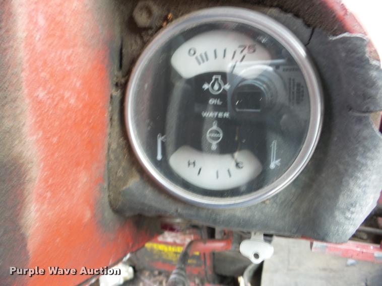 image for item J8673 1975 International Farmall 1566 Tractor